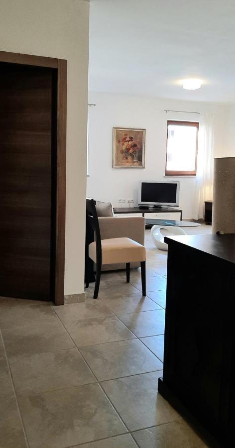 Traumferienwohnung Mit Privatem Pool & Gemuetlicher Grillecke Am Meer, Kroatien, Istrien, Liznjan Bei Medulin - Bester Urlaub An Der Adria, Fuer Paare المظهر الخارجي الصورة
